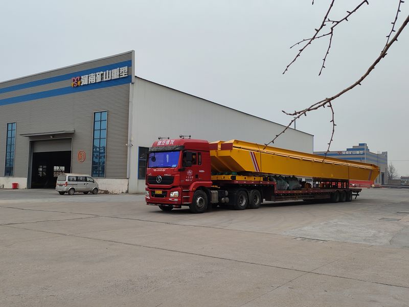 我公司爲四川某公司制作一批20噸的電動單梁起重機